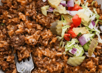 One Pan Cheeseburger Rice (Easy 30-Minute Dinner)