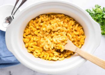 Slow Cooker Mac And Cheese