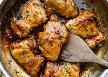 Brown Sugar Garlic Chicken Thighs